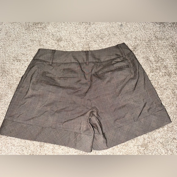 Brand new high waisted shorts - Picture 2 of 3